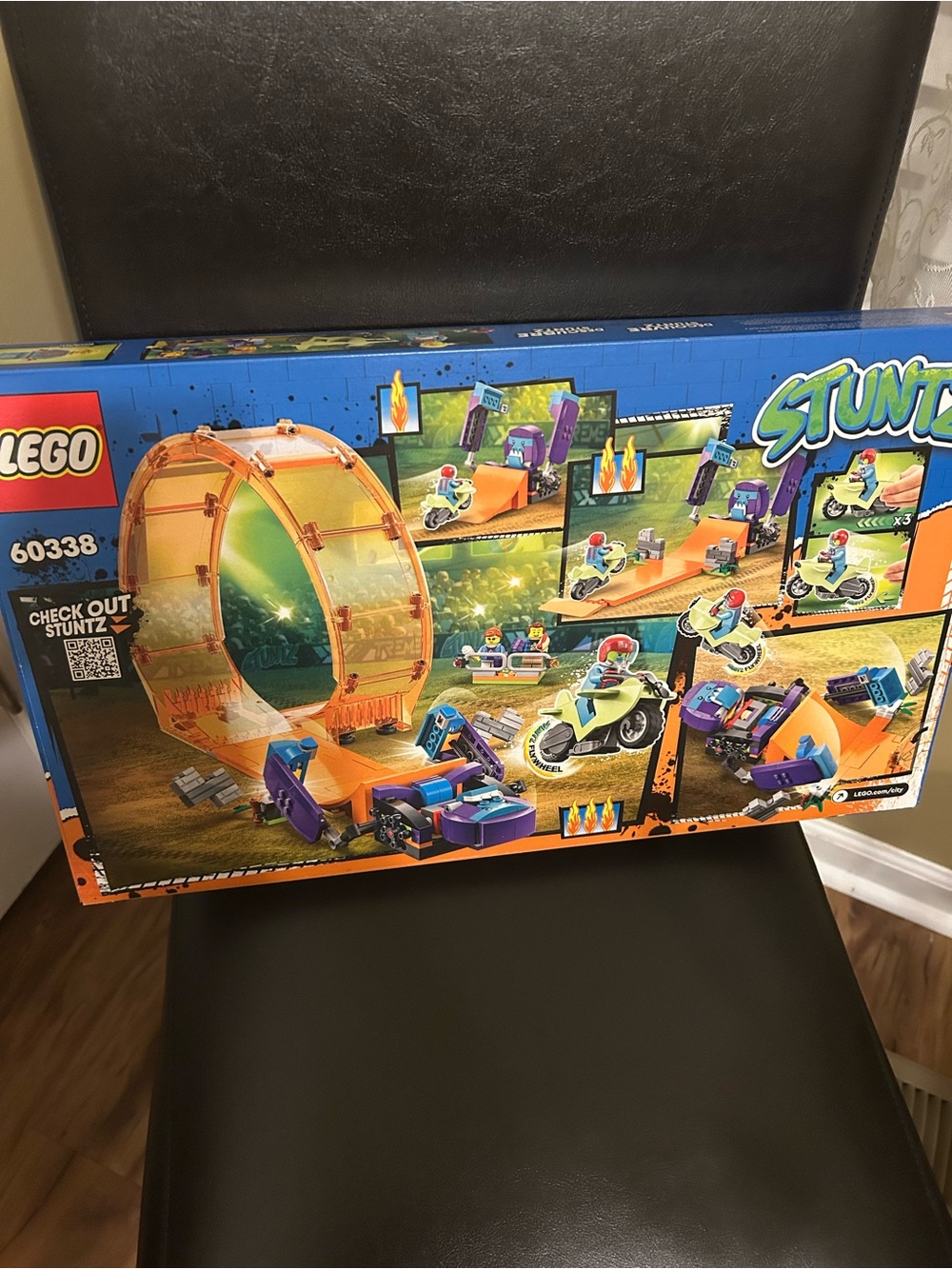 LEGO CITY: Smashing Chimpanzee Stunt Loop (60338)